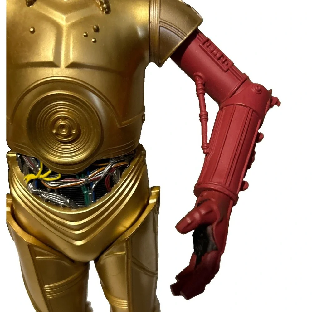Star Wars C-3PO Red Arm feature from The Force Awakens 12